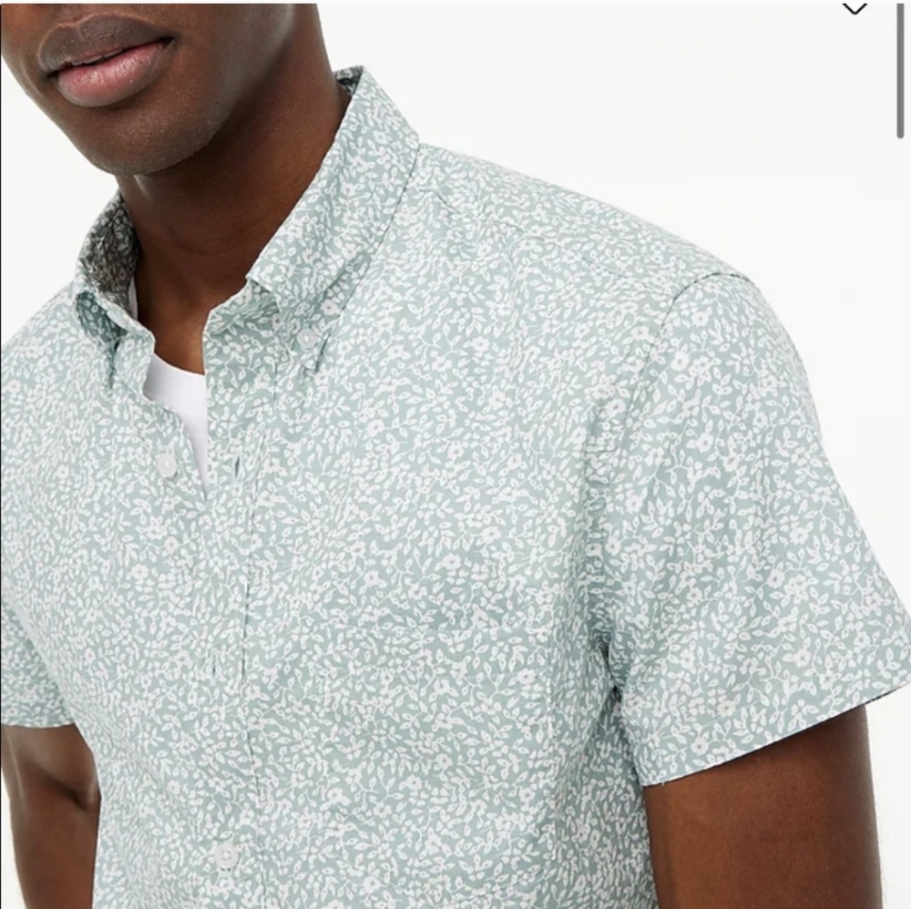 New with Tags JCrew Factory Printed Short Sleeved Slim Shirt Size Medium